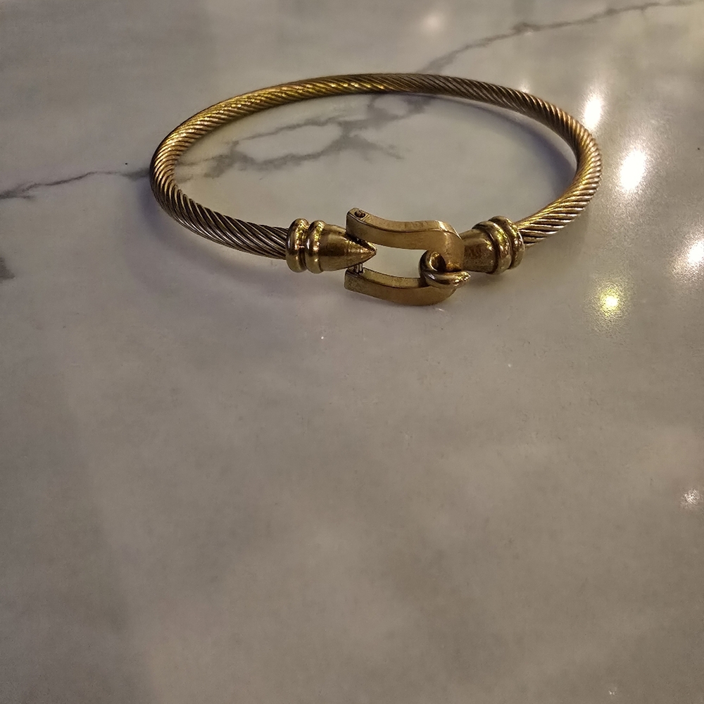 Vintage gold tone bracelet